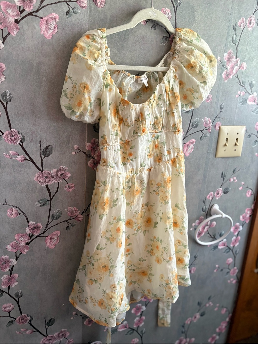 Juniors Yellow Floral Puff-Sleeve Dress
